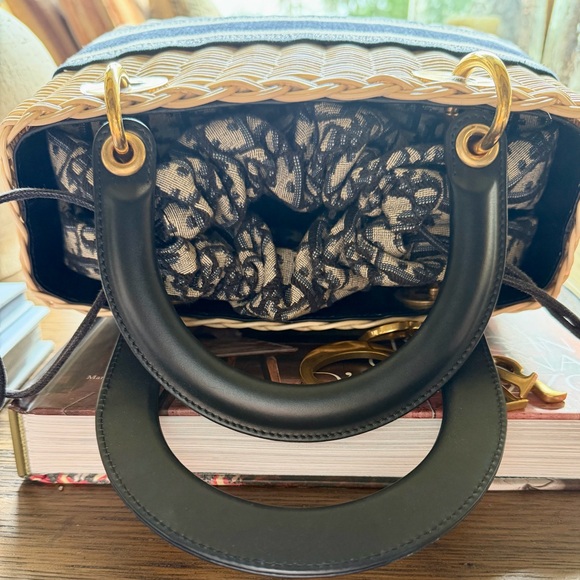 Christian Dior Lady Dior Bag Wicker & Navy Blue Oblique Canvas Medium $6300 - Picture 8 of 13